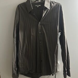Men’s Express fitted-stretch dress shirt. UEC.